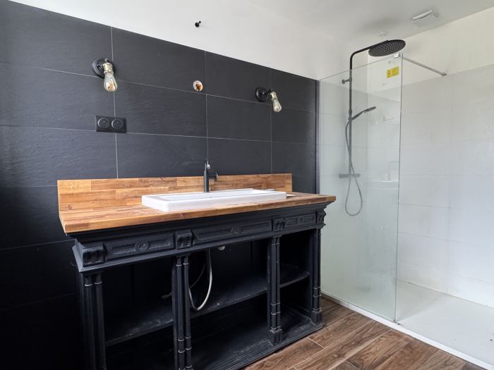 VILLAGE DE CORREZE : vente vente de 8 pi&egrave;ces - grande image 7