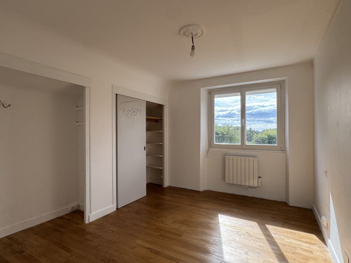 VILLAGE DE CORREZE : vente vente de 8 pi&egrave;ces - grande image 8