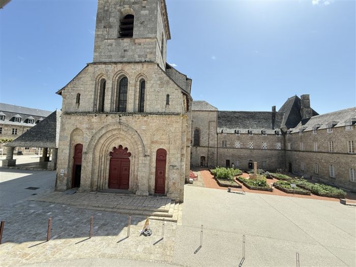 Centre Ville, Place de l'Eglise : vente vente de 4 pi&egrave;ces - grande image 8