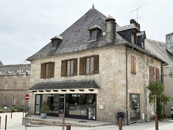 Centre Ville, Place de l'Eglise : vente vente de 4 pi&egrave;ces - grande image 9