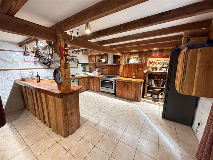 Meymac, Proche centre Ville : vente vente de 6 pi&egrave;ces - grande image 3