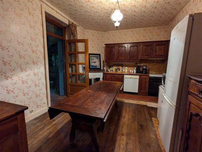 NEUVIC : vente vente de 7 pi&egrave;ces - grande image 3