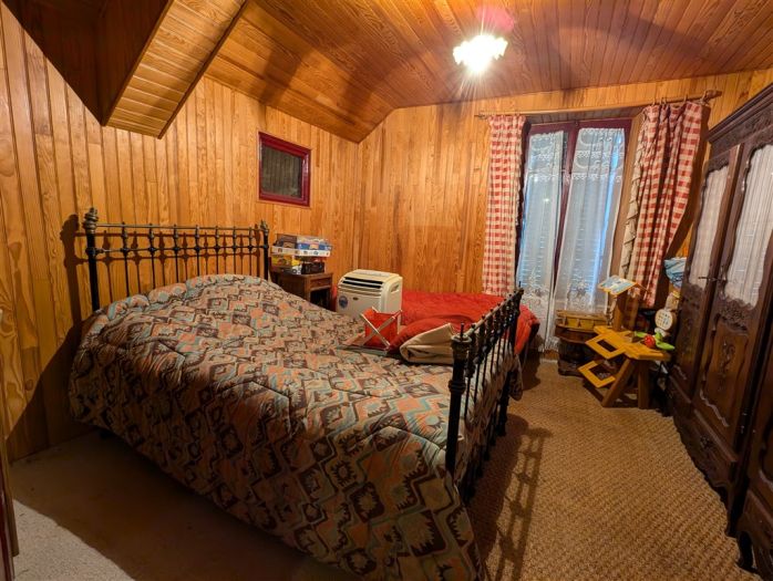 NEUVIC : vente vente de 7 pi&egrave;ces - grande image 5