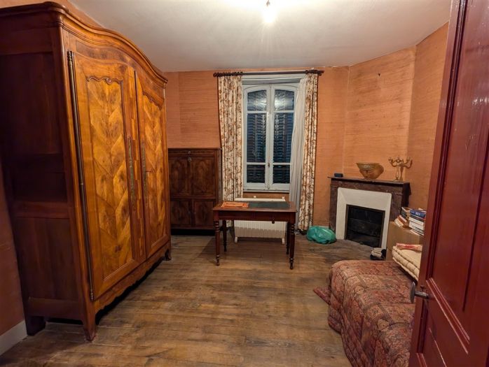 NEUVIC : vente vente de 7 pi&egrave;ces - grande image 6