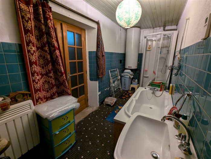 NEUVIC : vente vente de 7 pi&egrave;ces - grande image 9