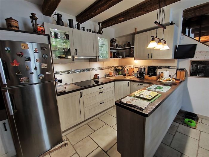 A 10 km d'Eygurande : vente vente de 5 pi&egrave;ces - grande image 3