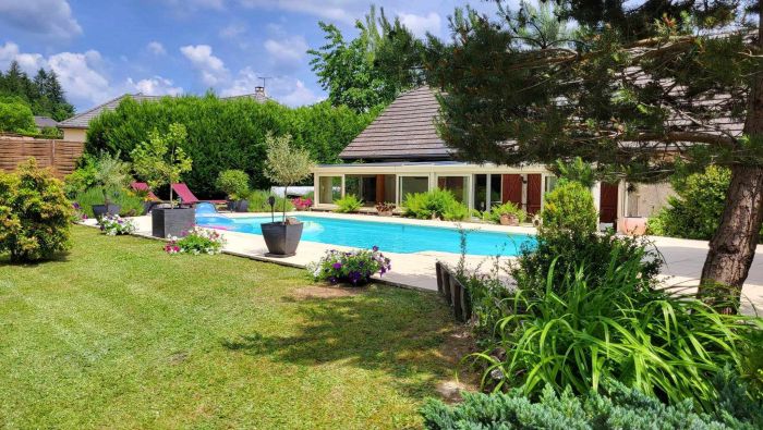 QUARTIER CALME D'EGLETONS : vente Maison 8 - vignette 1