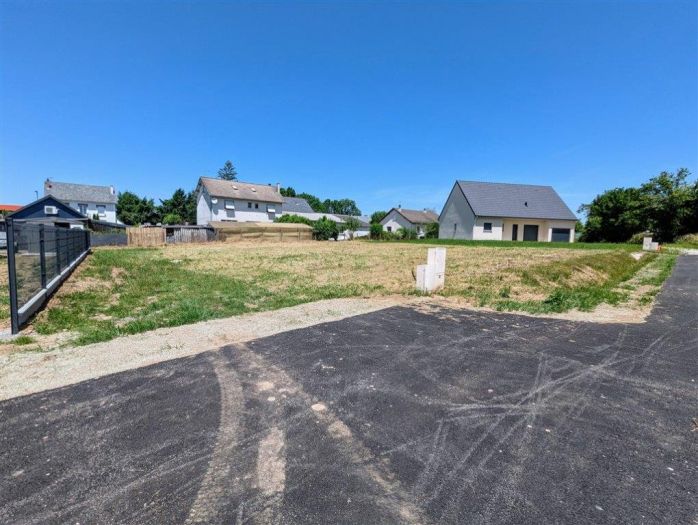 Lanobre : vente Terrain 0 - vignette 1