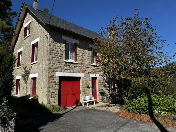 AU COEUR DU VILLAGE DE CORR&Egrave;ZE : vente Maison 9 - vignette 1