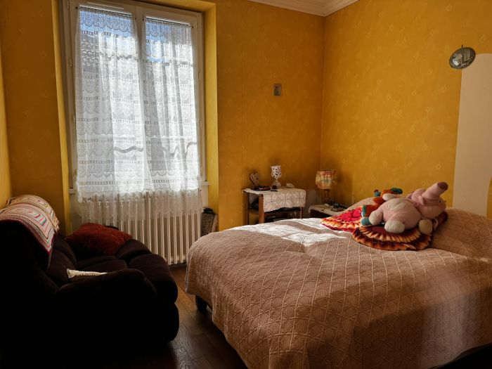 AU COEUR DU VILLAGE DE CORR&Egrave;ZE : vente vente de 9 pi&egrave;ces - grande image 7