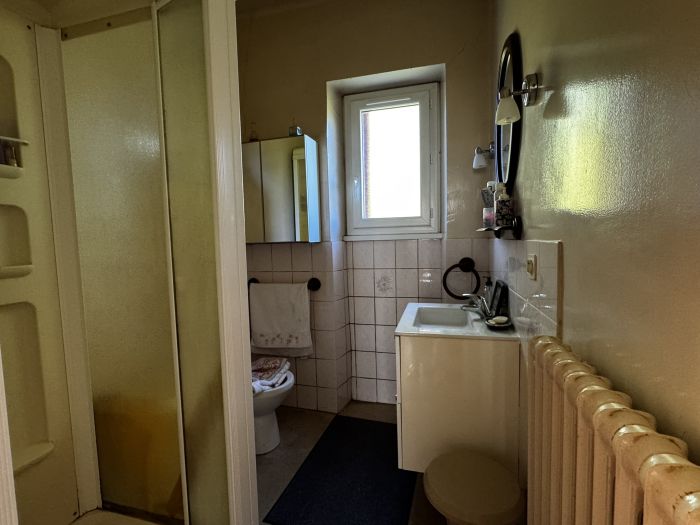 AU COEUR DU VILLAGE DE CORR&Egrave;ZE : vente vente de 9 pi&egrave;ces - grande image 8