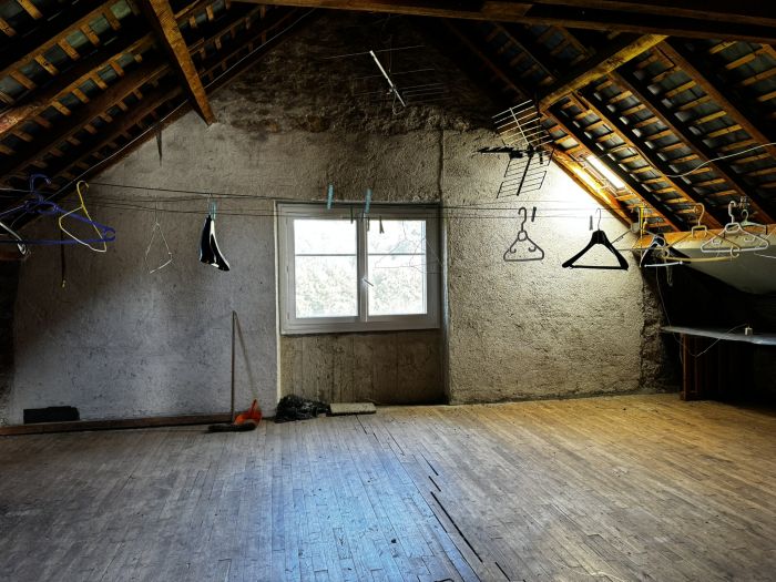 AU COEUR DU VILLAGE DE CORR&Egrave;ZE : vente vente de 9 pi&egrave;ces - grande image 9