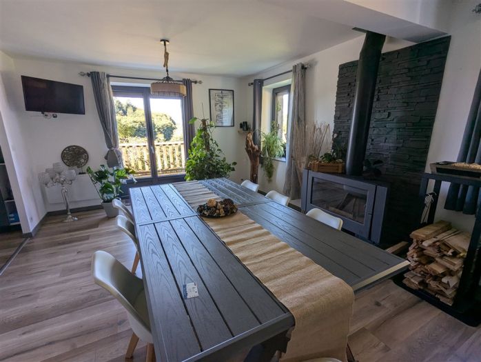 Secteur Neuvic : vente vente de 7 pi&egrave;ces - grande image 3